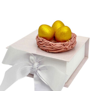 Decorațiune din ciocolată - Cuib cu ouă de Paște aurii